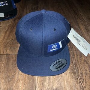 NWT Men’s Yamaha Wedge SnapBack Hat. Navy.